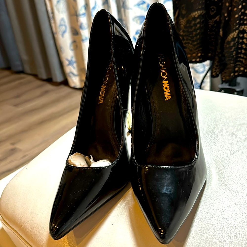 Brand new shoes, size 8
